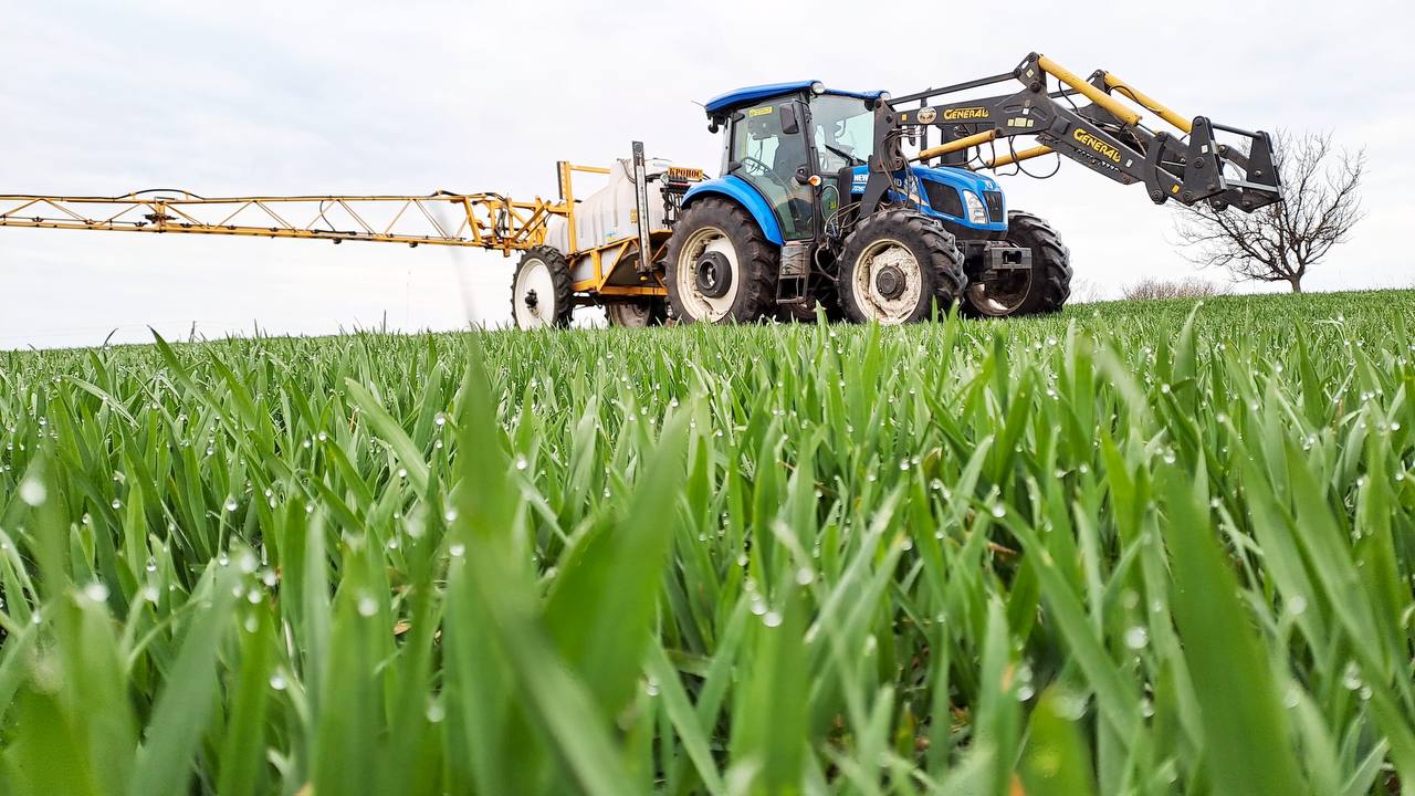 Быстросъемный фронтальный погрузчик КУН GENERAL X на трактор New Holland с ковшом - фото №10 Быстросъемный фронтальный погрузчик КУН GENERAL X на трактор New Holland с ковшом - фото №10